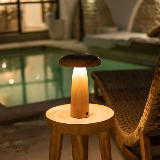 Lampe de table en bois Lennart – Éclairage rechargeable, à intensité variable et sans fil