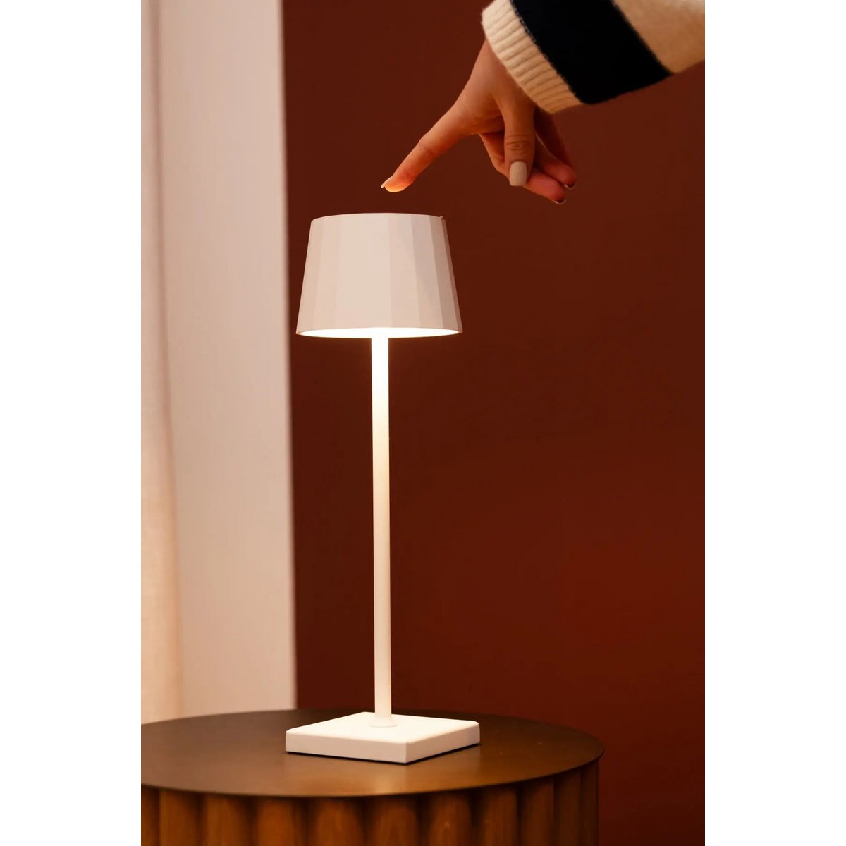 Lampe de table rechargeable William White – Sans fil, à intensité variable, autonomie de 120 heures