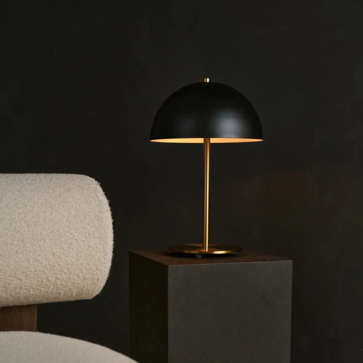 Lampe de table Lola Gold & Black – Design élégant en métal avec interrupteur marche/arrêt