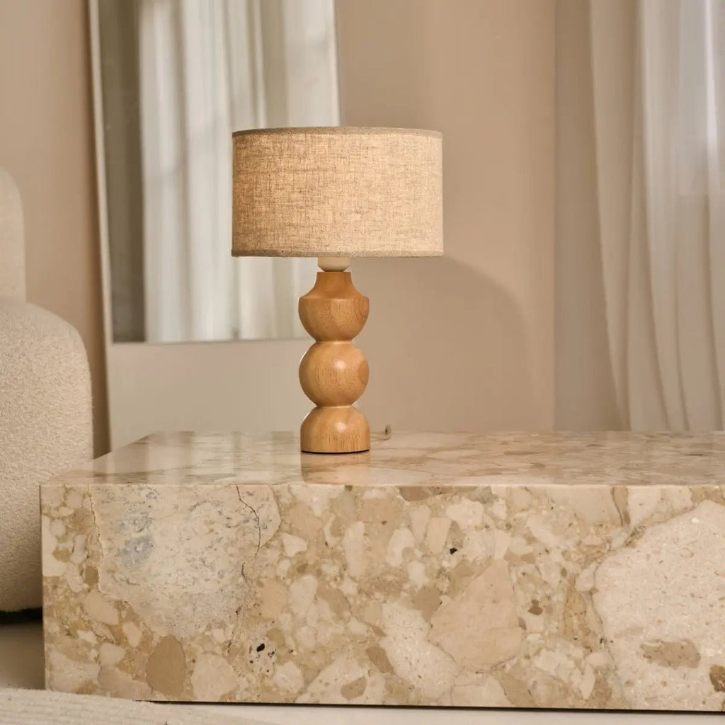 Lampe en bois brun clair Oliver avec une teinte beige | Conception géométrique élégante pour votre maison