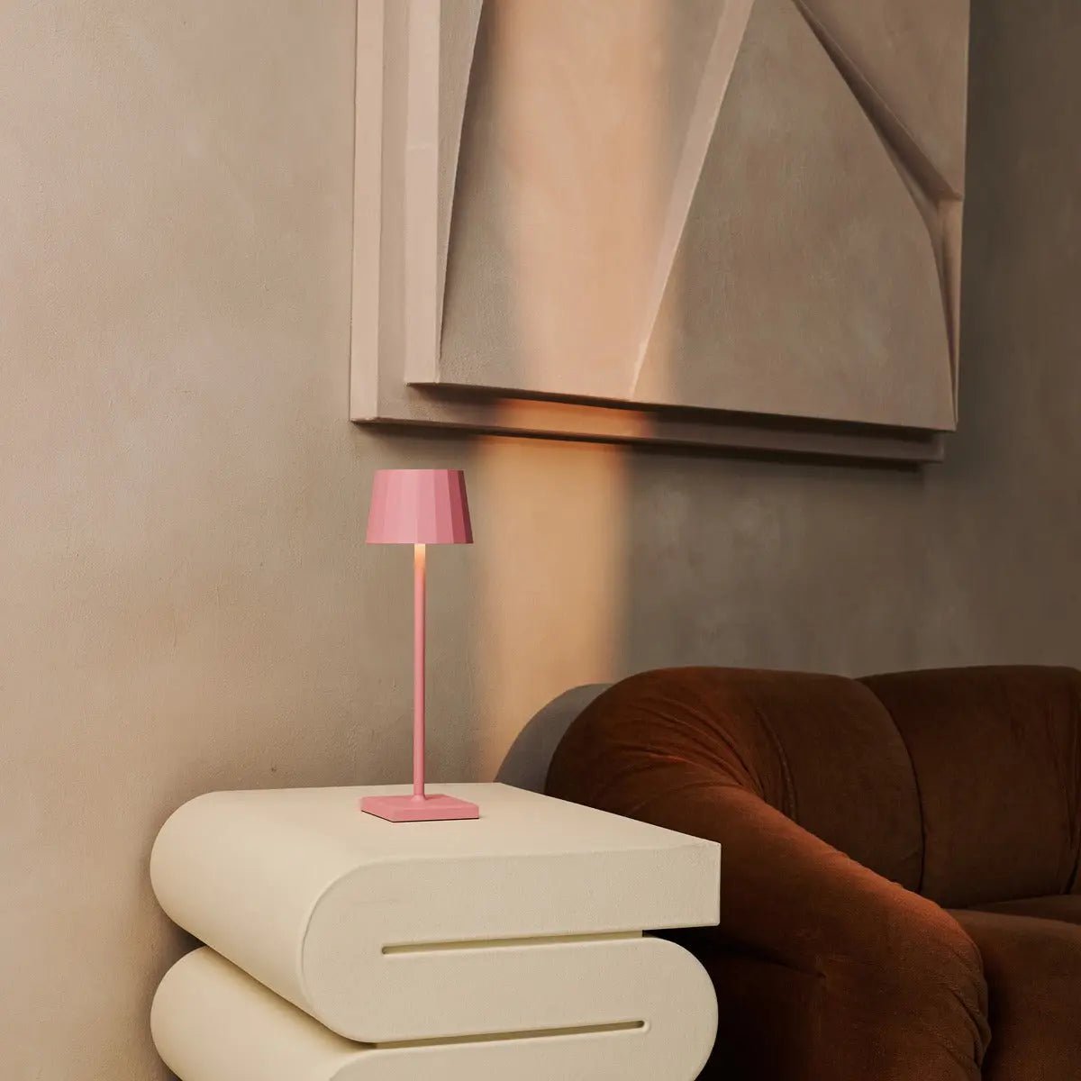 Wouter Flamingo Pink Rechargeable Table Lampe - Charge sans fil, Dimmable, durée de vie de la batterie de 120 heures