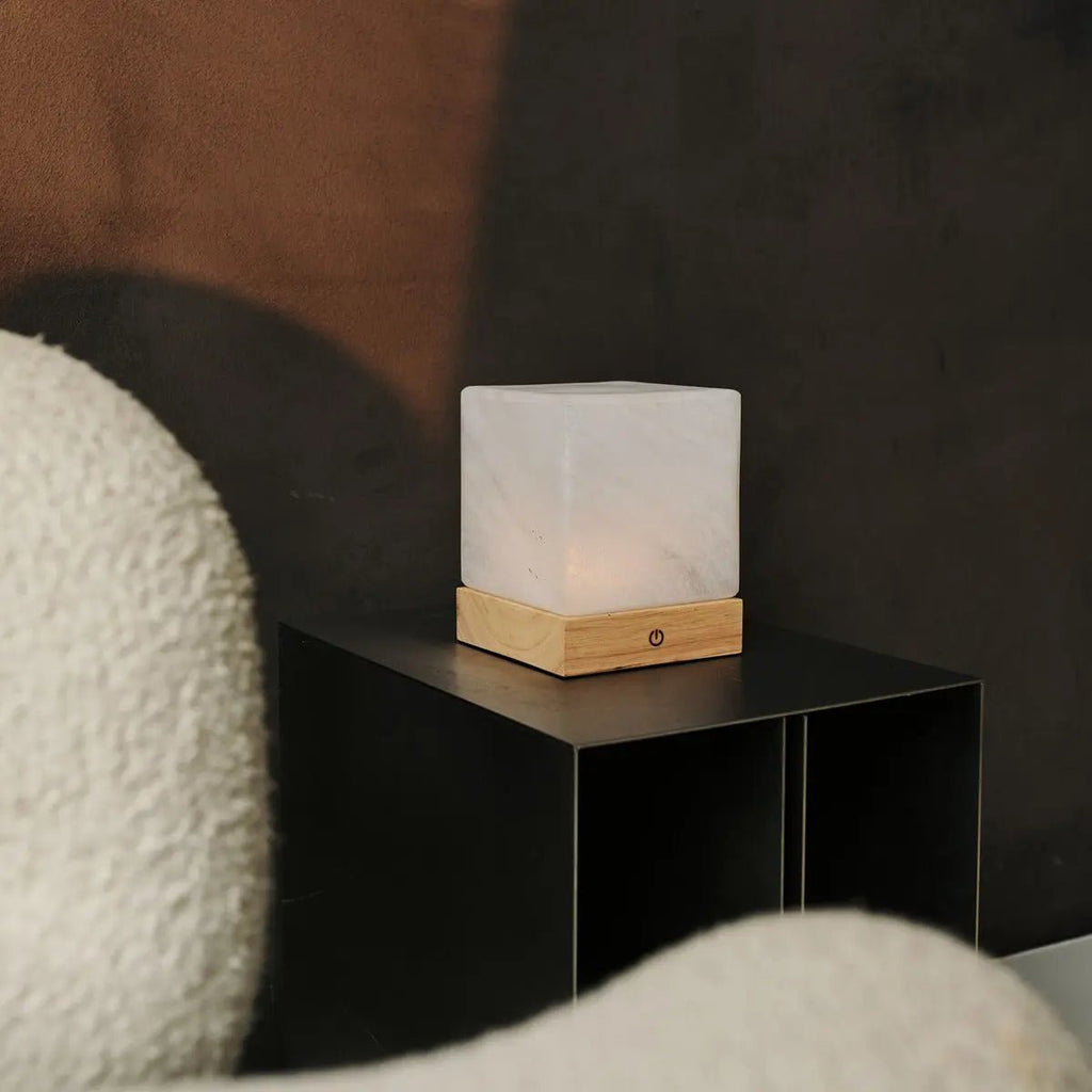 Lampe en bois sans fil brun clair avec verre congelé - batterie rechargeable, dimmable, 100 heures