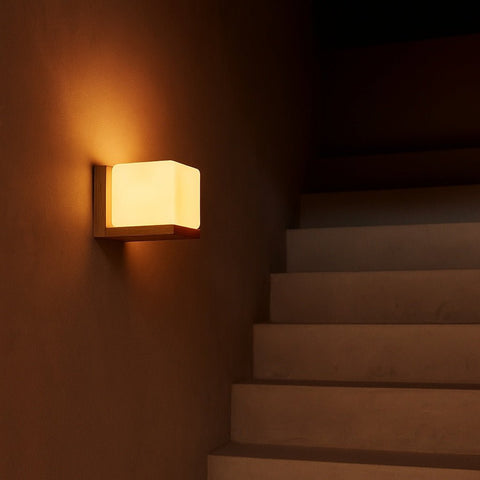 Lizzy Brown carré Rechargeable Lampe murale en bois - Éclairage sans fil, dimmable et élégant