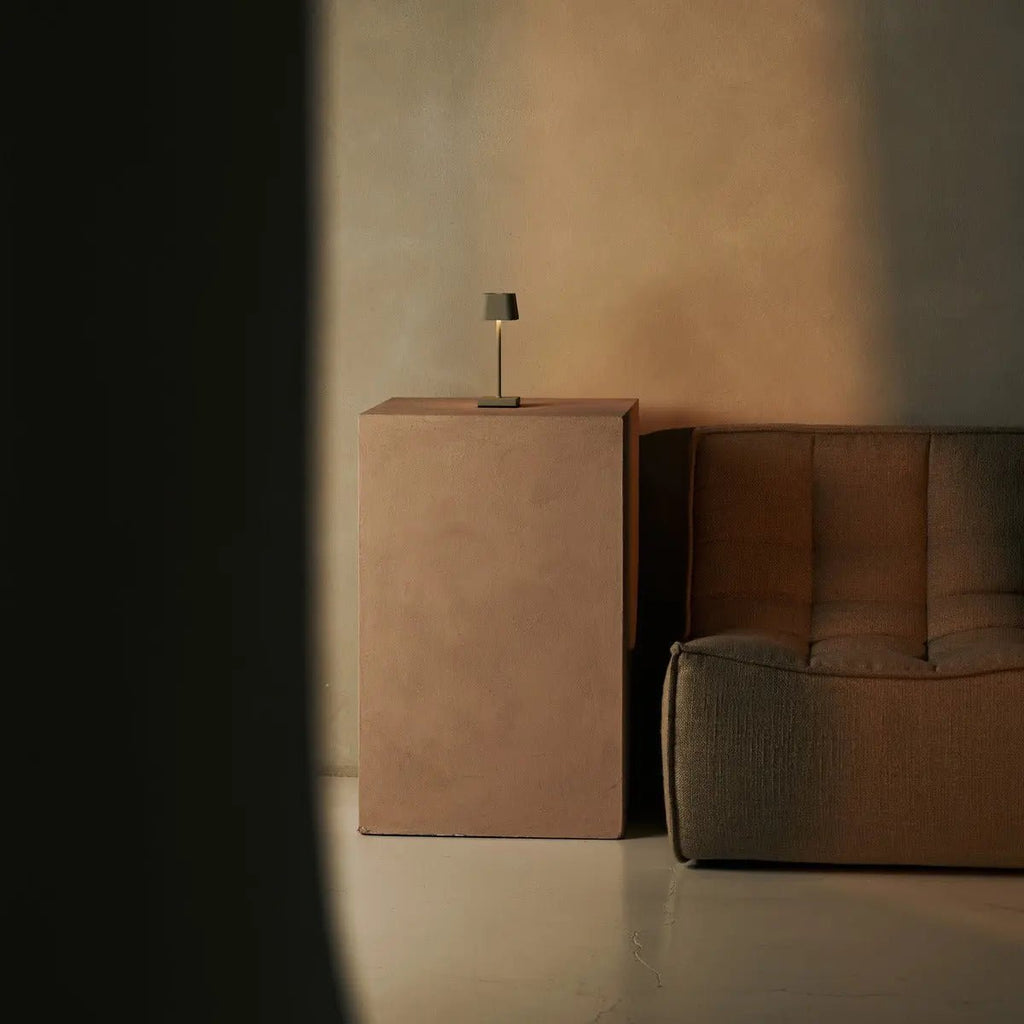 4× Sarphati Mini Shadow Grey — Pack lampes rechargeables hôtel Tavellio