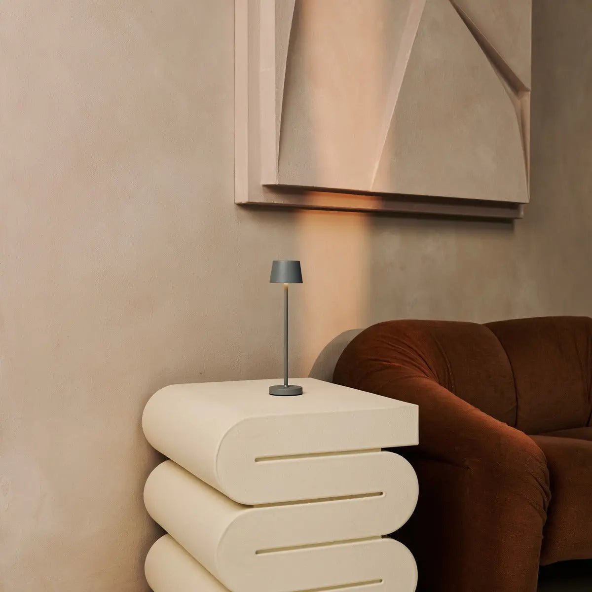 Ensemble combiné professionnel | 8 x lampes de table rechargeables Vondel Mini Mouse grises et 1 x station de recharge centrale