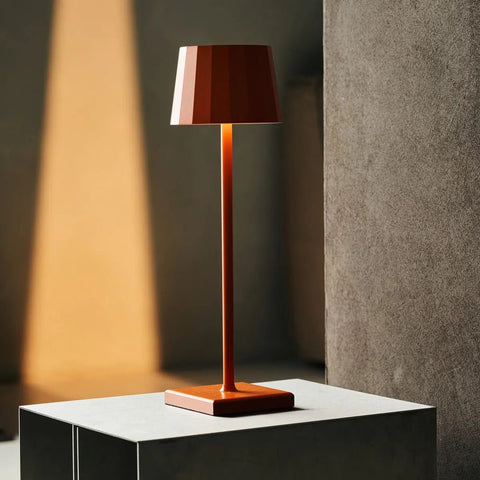 Combi set professionnel - 8 x wouter fleurs de table de table rechargeable orange et 1 x station de charge sans fil avec Qi-technologie - parfait pour les restaurants, l'hospitalité et les hôtels
