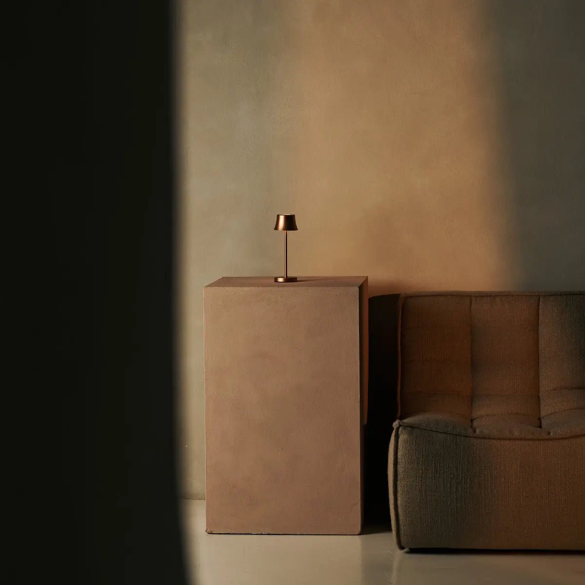 De Pijp Mini Copper Rechargeable Table Lampe - Charge sans fil, lampe dimmable et 3 couleurs lumineuses