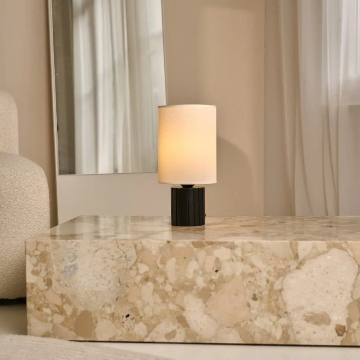 Lampe de table noire "Kiko" – Lampe de bureau confortable noire et beige avec raccord E27