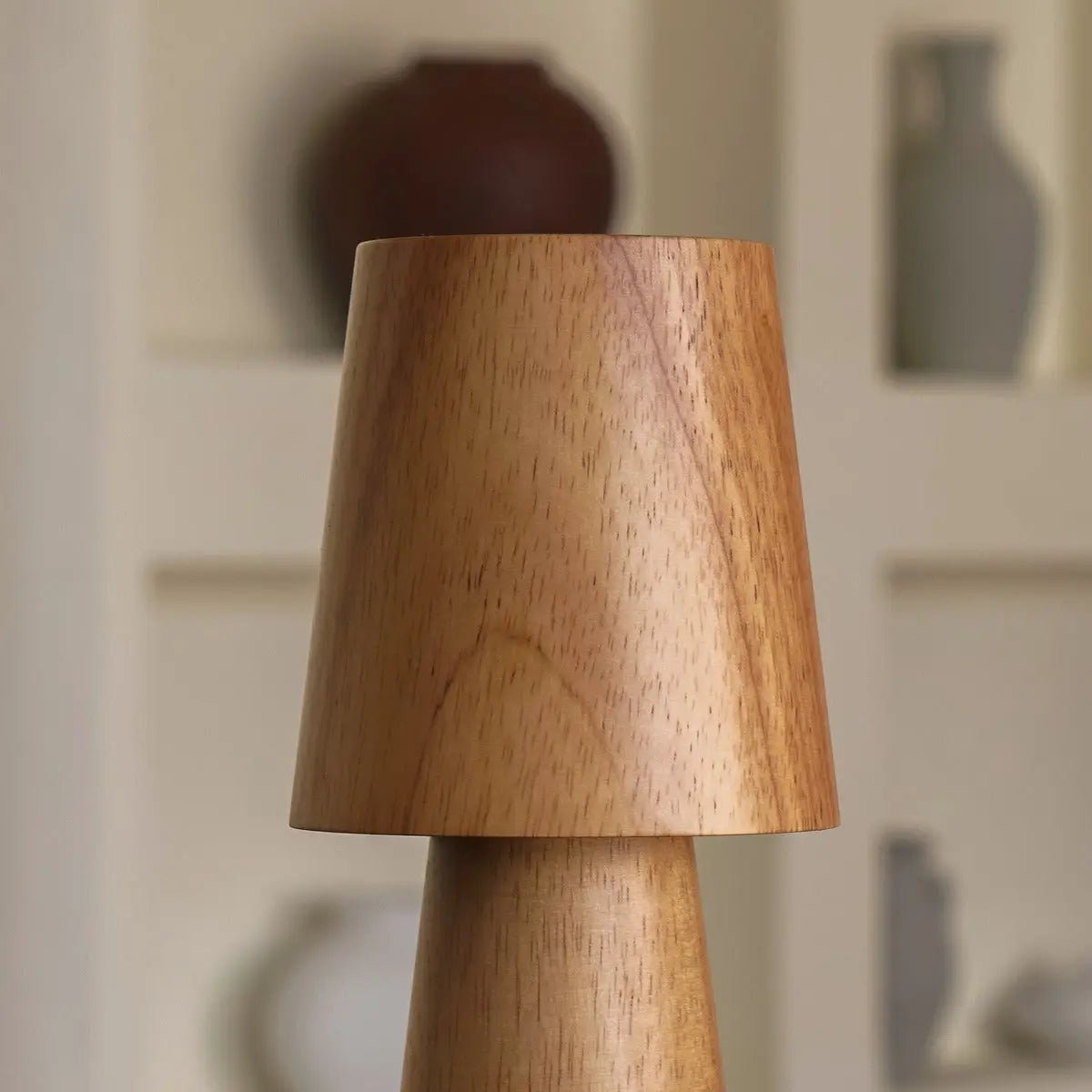 Lampe de table rechargeable Lucas – Sans fil, à intensité variable et chargement USB-C