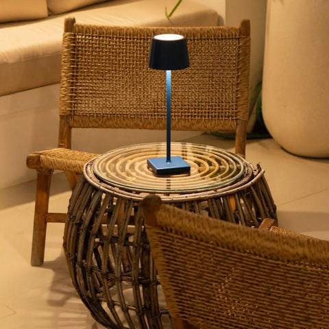 Wouter Delftware Blue Rechargeable Table Lampe - Charge sans fil, Dimmable, durée de vie de la batterie de 120 heures