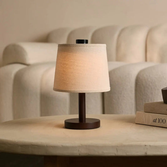 Lampe en bois marron foncé Rover – Abat-jour rechargeable, sans fil et à intensité variable