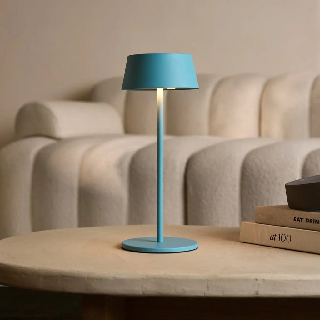 Lampe de table en fer rechargeable bleue Hugo Amsterdams - Intensité variable, élégante et sans fil
