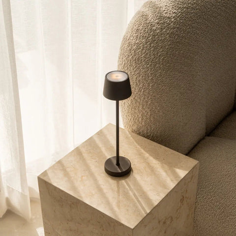 Vondel Mocha Brown Lampe rechargeable et sans fil parfaite pour l'industrie hôtelière - rechargeable sans fil via la station de charge