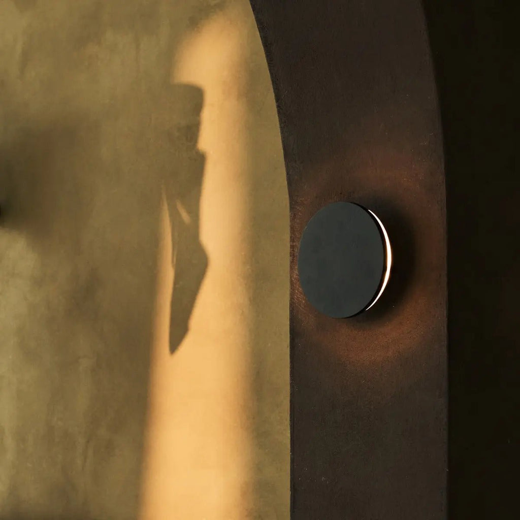 Lou Black Cordless Wall Light - rechargeable et dimmable avec contrôle tactile - Lumière chaude de 2700k