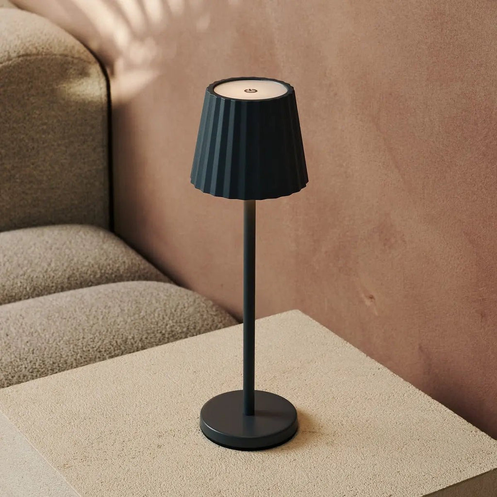 8× Maya Stone Grey — Pack lampes rechargeables hôtel Tavellio