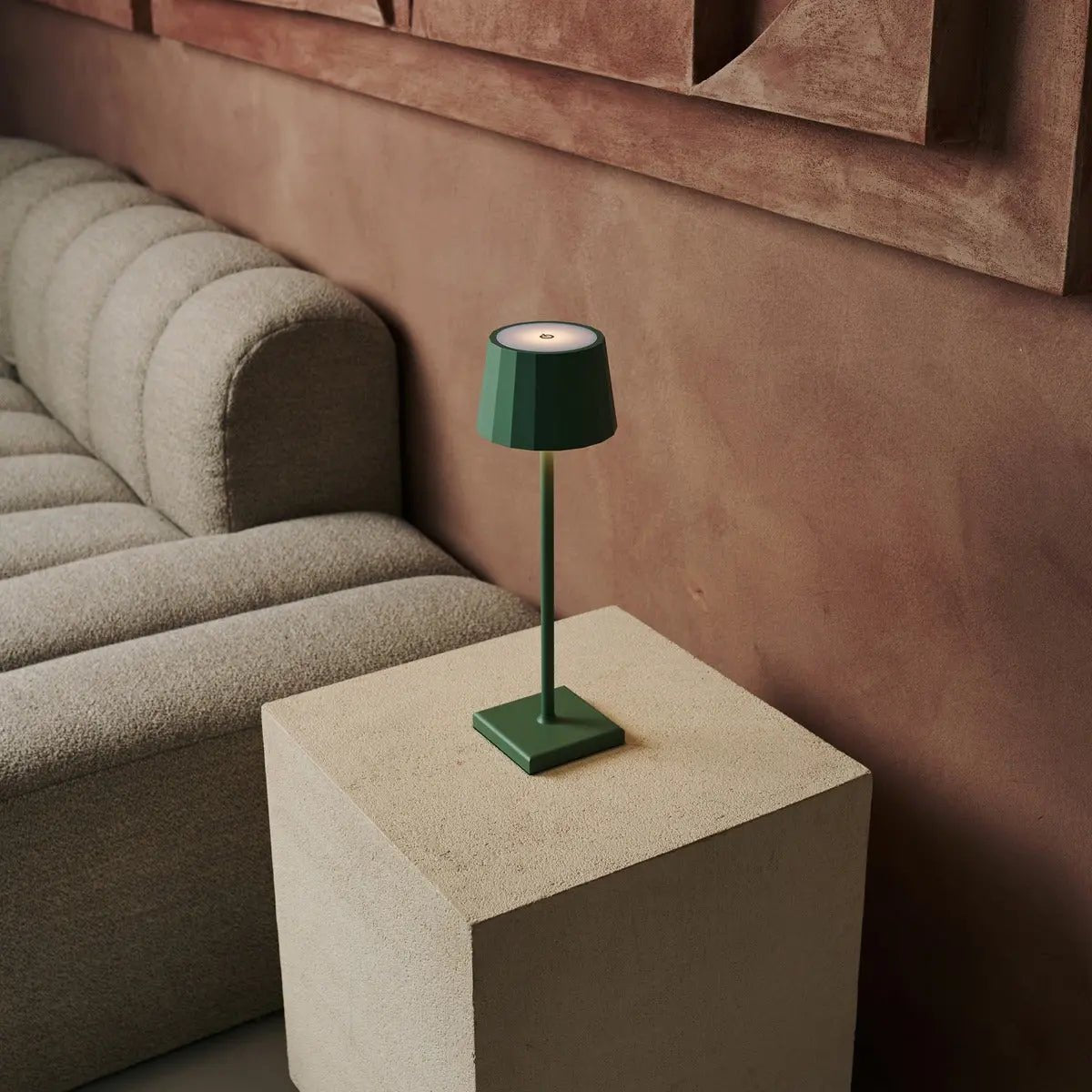 Wouter Sage Green Rechargeable Table Lampe - Charge sans fil, Dimmable, durée de vie de la batterie de 120 heures