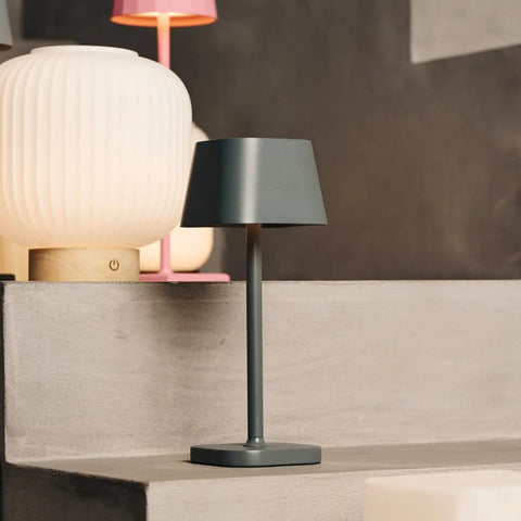 Combi set professionnel - 8 x Sarphati Mini Mouse Grey Reccharteable Table Lampes et 1 X Station centrale Station de charge sans fil avec Qi-Technology - Perfect pour les restaurants, l'hospitalité et les hôtels