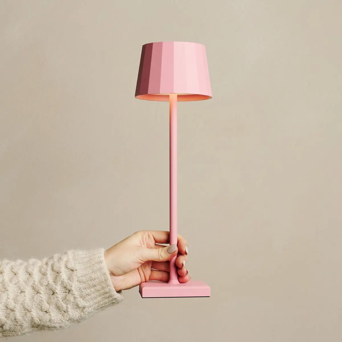 Wouter Flamingo Pink Rechargeable Table Lampe - Charge sans fil, Dimmable, durée de vie de la batterie de 120 heures
