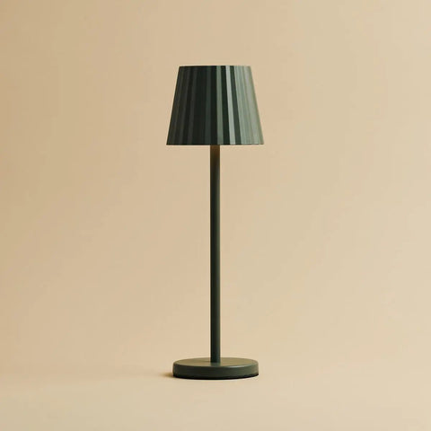 Maya Olive Green Table Table Lampe en fer - lampe dimmable et 3 modes lumineux, rechargeable via la station de charge sans fil