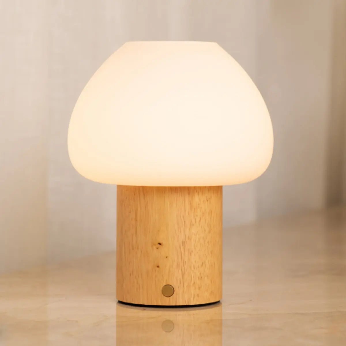Lampe en bois "Fynn" marron clair – rechargeable, variable et élégante