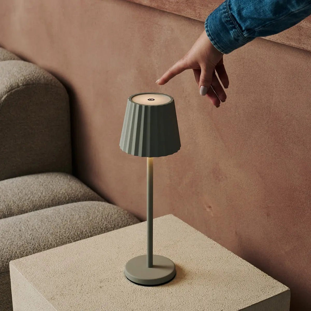 8× Maya Shadow Grey — Pack lampes rechargeables hôtel Tavellio