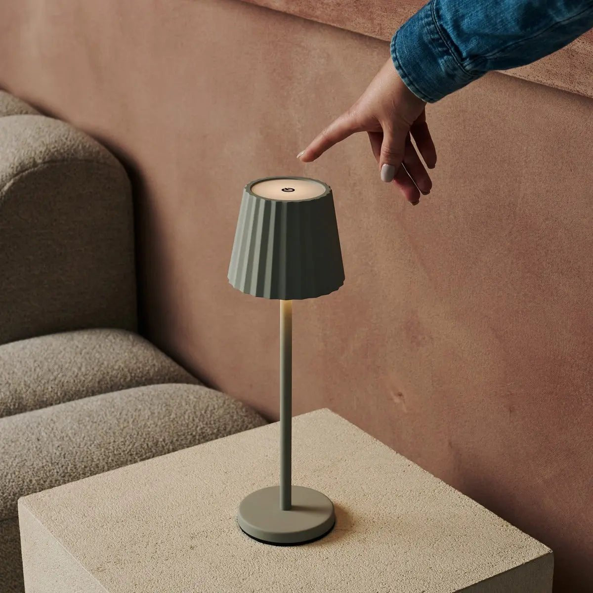 8× Maya Shadow Grey — Pack lampes rechargeables hôtel Tavellio