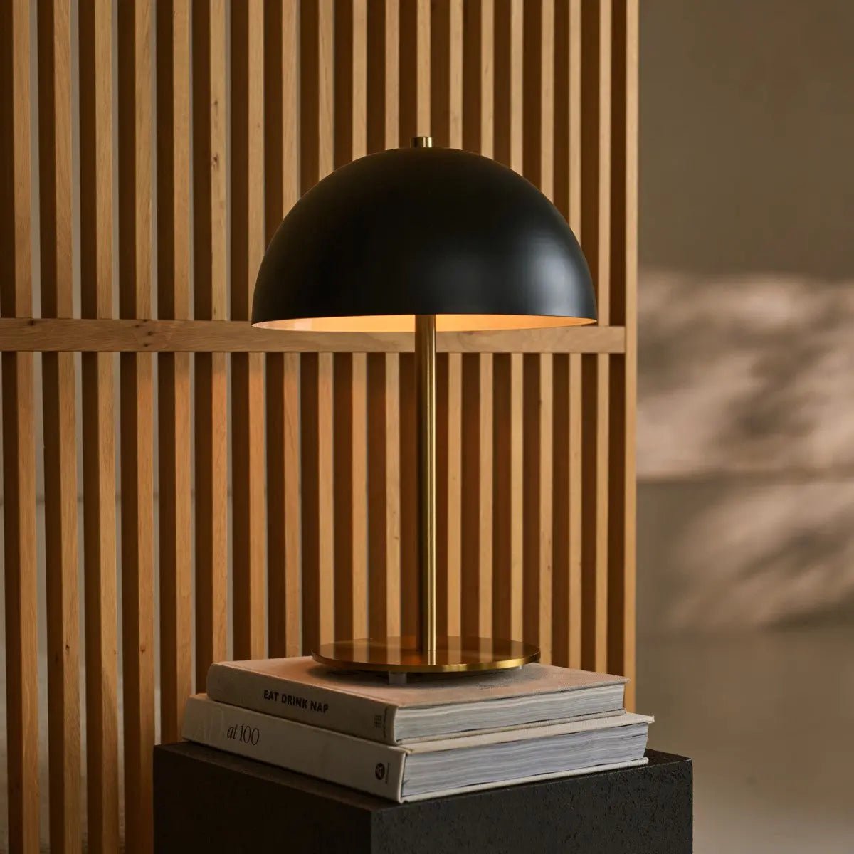 Lampe de table Lola Gold & Black – Design élégant en métal avec interrupteur marche/arrêt
