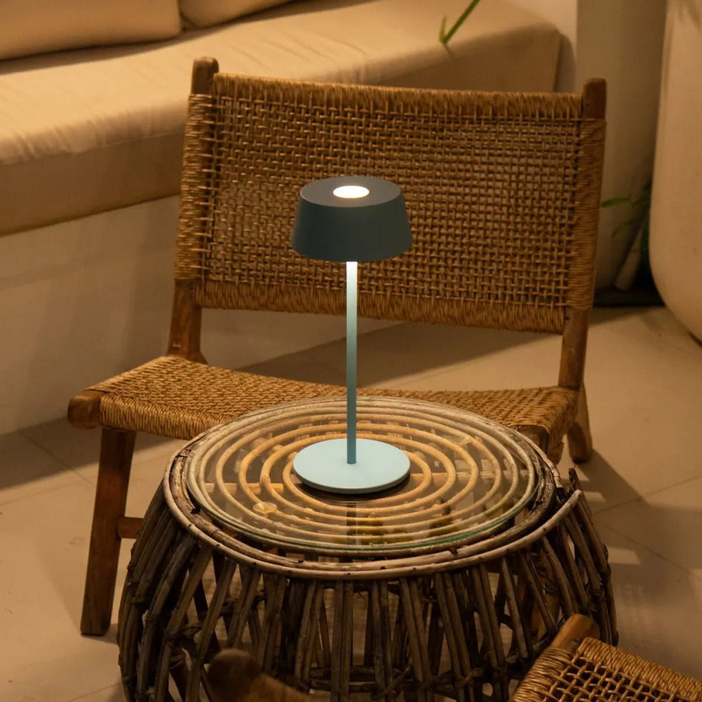 Lampe de table en fer rechargeable bleue Hugo Amsterdams - Intensité variable, élégante et sans fil