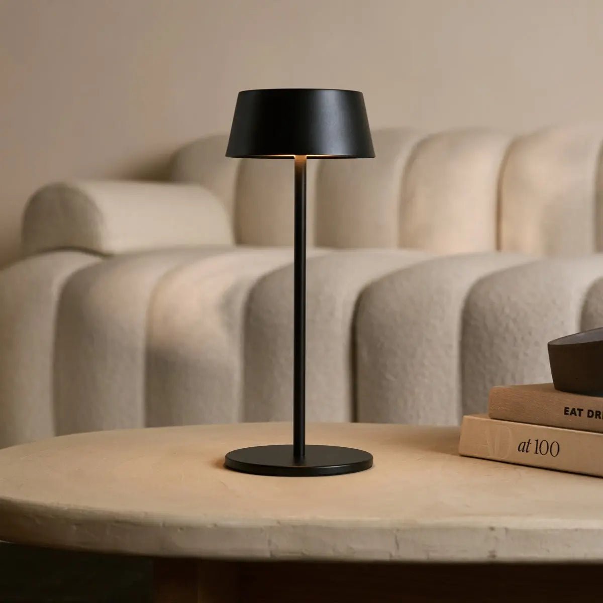 Lampe de table rechargeable Hugo Midnight Black - Intensité variable, élégante et sans fil