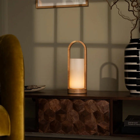 Lampe de table en bois rechargeable Evie marron clair – Intensité variable et sans fil