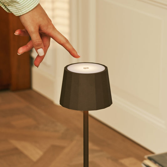 Wouter Mocha Brown Lampe de table rechargeable - Charge sans fil, Dimmable, durée de vie de la batterie de 120 heures