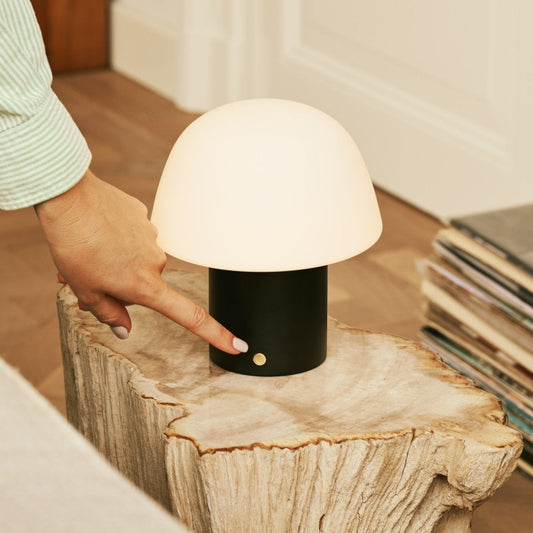 Lampe de table noire Yannick sans cordon - moderne, batterie et durable