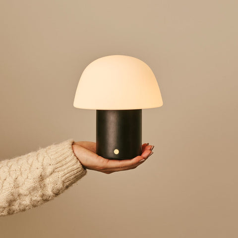 Lampe de table noire Yannick sans cordon - moderne, batterie et durable