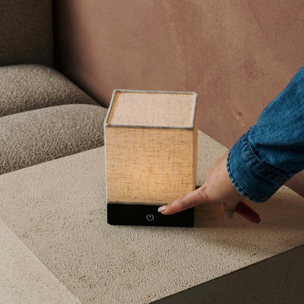 Lampe sans fil noire Zano avec batterie | Mélange de lin, LED et trois modes d'éclairage