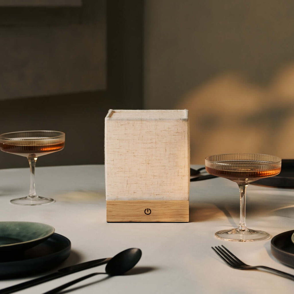 Lampe sans fil marron clair Zano avec bois et lin