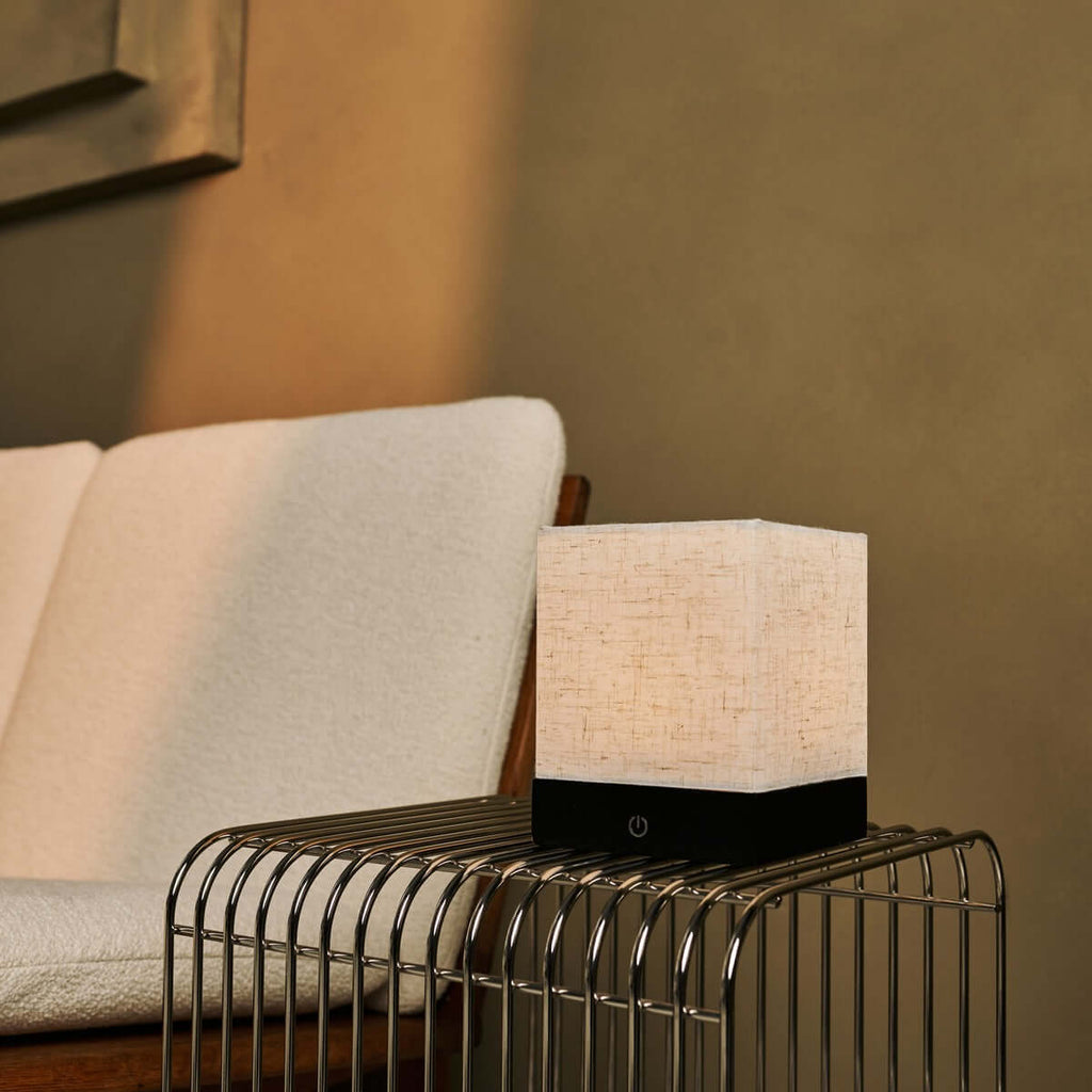 Lampe sans fil noire Zano avec batterie | Mélange de lin, LED et trois modes d'éclairage