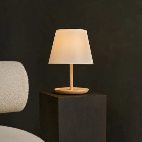 Lampe en bois brun clair Emily avec câble - conception durable faite à la main pour la maison