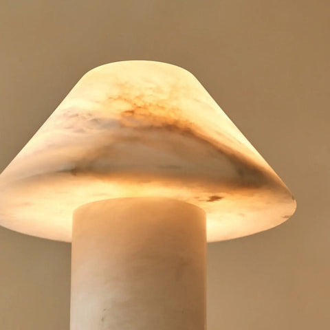 Lampe en albâtre élégante Eleonora – Fabriquée à la main, design unique avec une lueur douce