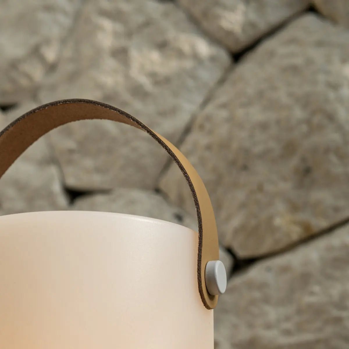 Lampe de table rechargeable au marron clair et clair - sans fil, dimmable et USB-C