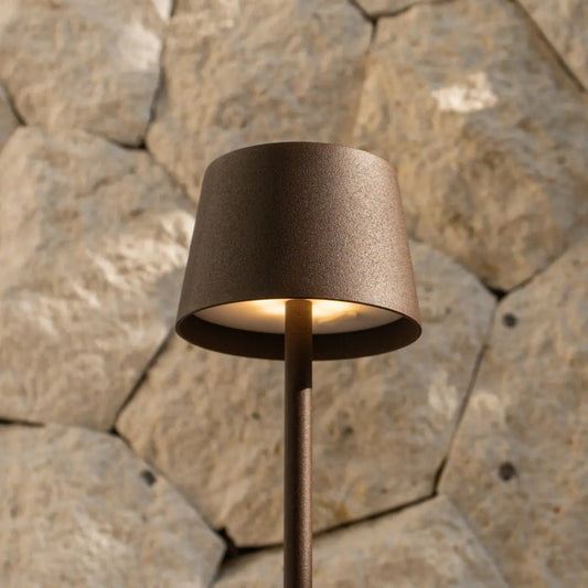 Vondel Mocha Brown Lampe rechargeable et sans fil parfaite pour l'industrie hôtelière - rechargeable sans fil via la station de charge
