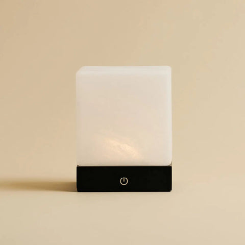 Lampe en bois sans fil noir yce avec verre congelé - batterie rechargeable, dimmable, 100 heures