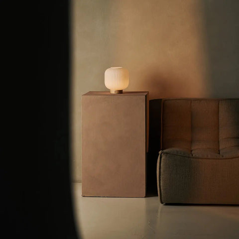 Lyla Lampe rechargeable unique - Verre givrée et base en bois, dimmable, 3 modes lumineux