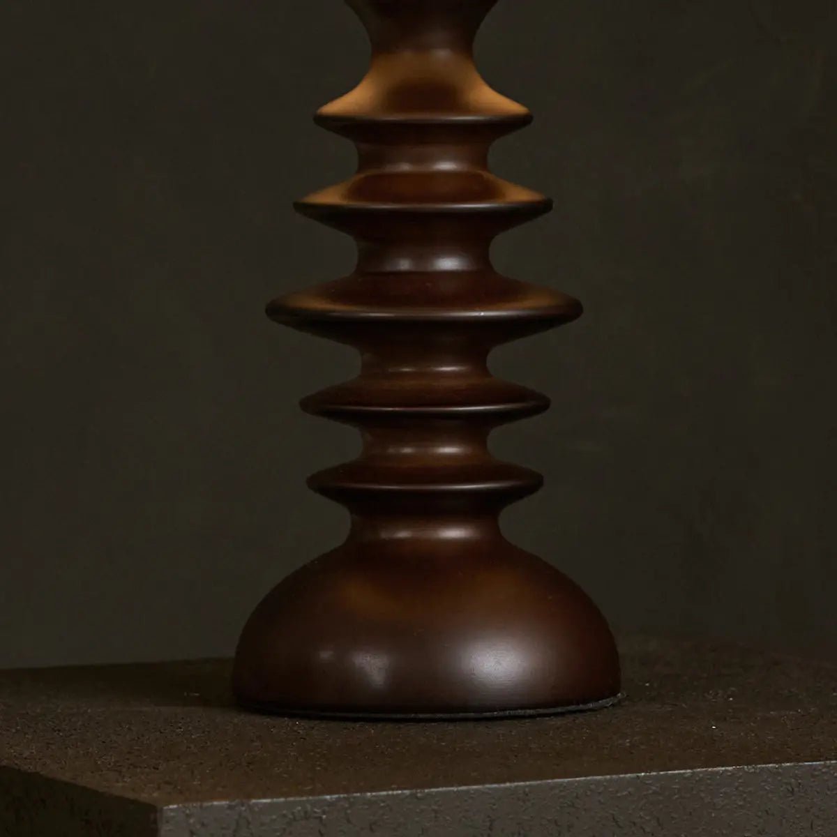 Lampe Bodhi en bois brun foncé avec abat-jour beige