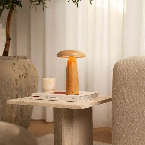Lampe de table en bois Lennart – Éclairage rechargeable, à intensité variable et sans fil