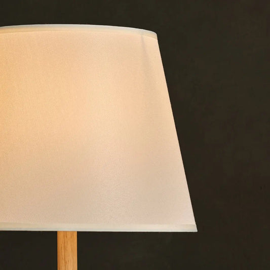 Lampe en bois brun clair Emily avec câble - conception durable faite à la main pour la maison