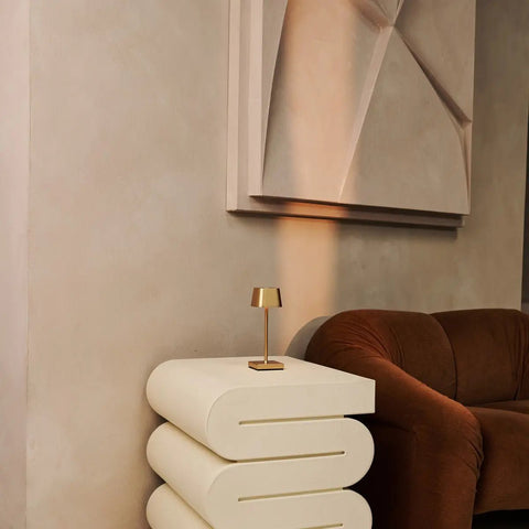 Combi Set Professional - 8 x Sarphati Mini Gold Rechargeable Table Lampes et 1 X Station centrale Station de charge sans fil avec Qi-Technology - Perfect pour les restaurants, l'hospitalité et les hôtels