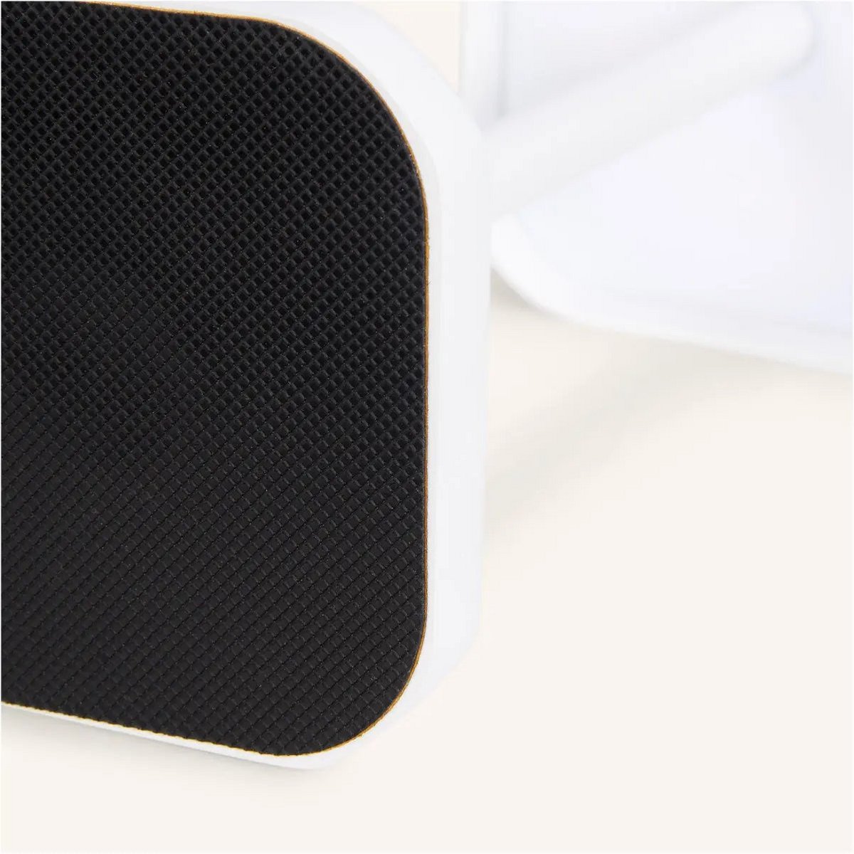 Lampe de table rechargeable Ava White – Éclairage élégant, sans fil et à intensité variable