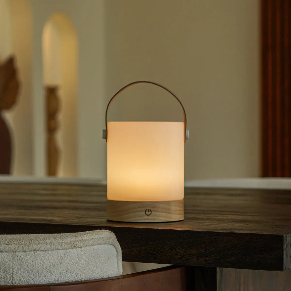 Lampe de table rechargeable au marron clair et clair - sans fil, dimmable et USB-C