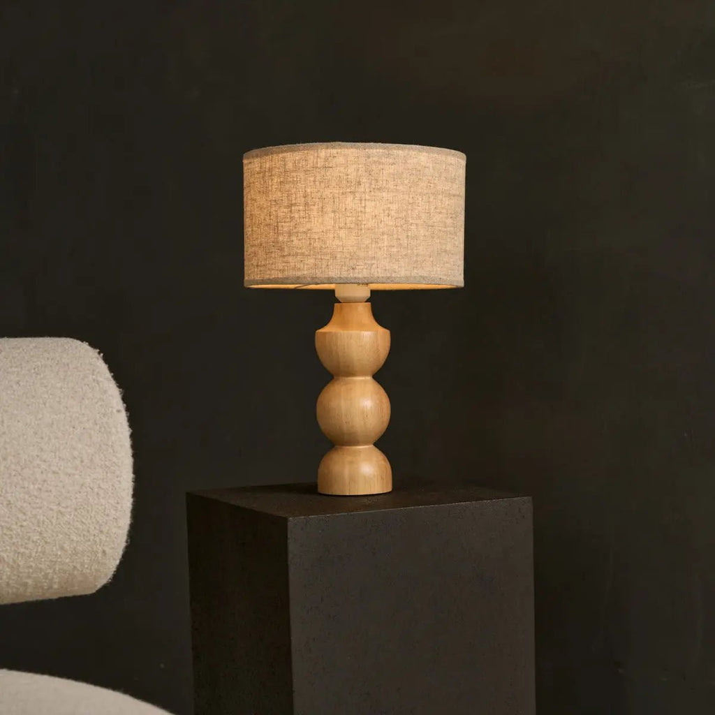 Lampe en bois brun clair Oliver avec une teinte beige | Conception géométrique élégante pour votre maison