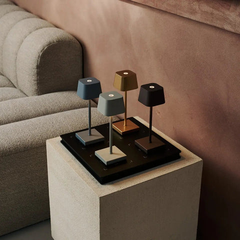 Sarphati Mini Mocha Brown Table sans fil lampe parfaite pour l'industrie hôtelière - rechargeable sans fil via la station de charge, lampe dimmable et 3 modes lumineux